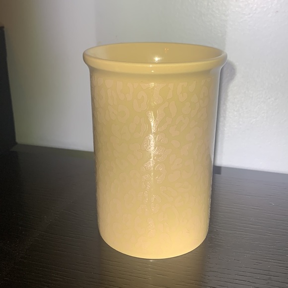 Ceramic Makeup Brush Holder Storage with Cute Saying “Wild at Heart” - Picture 3 of 4